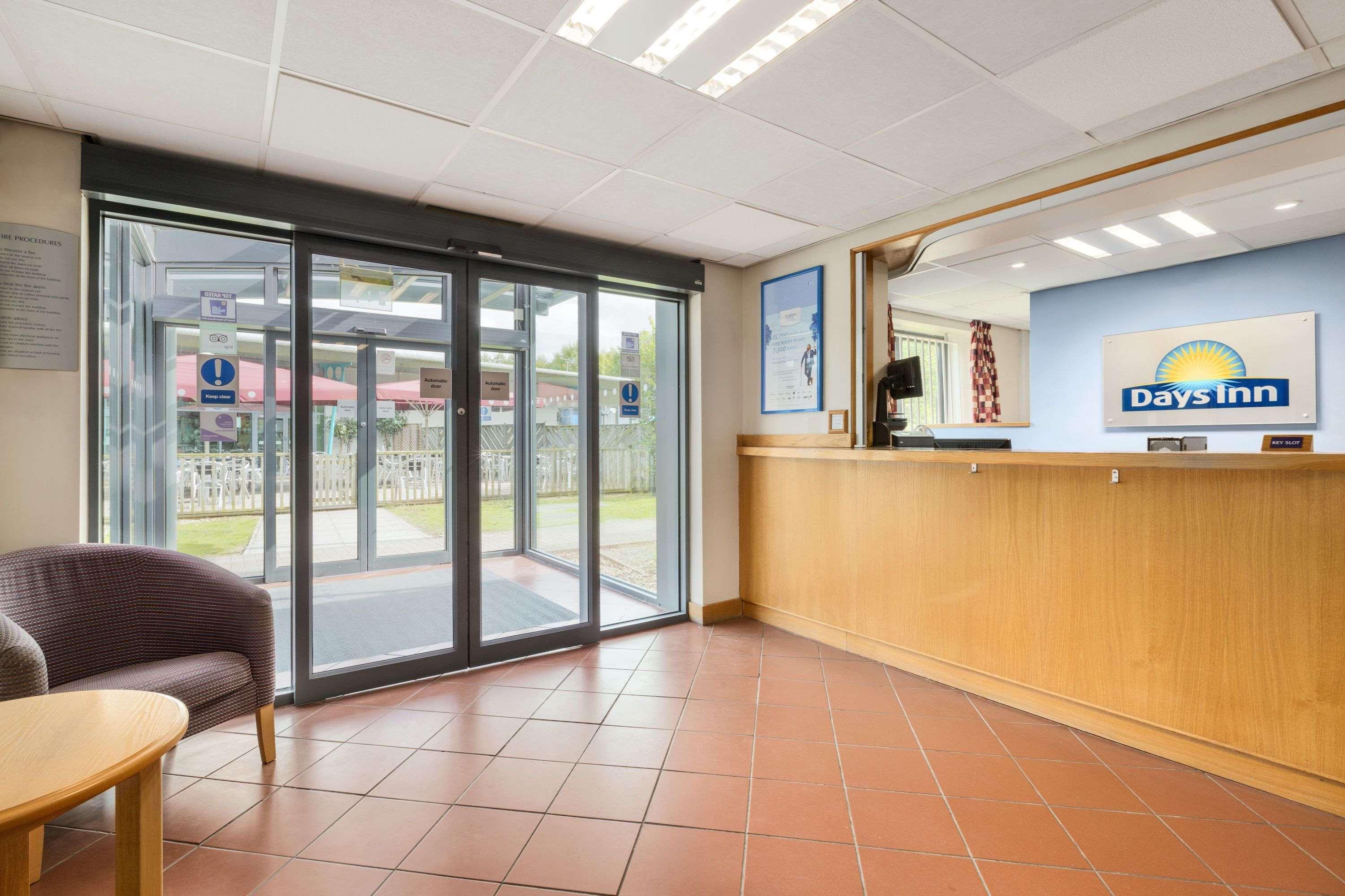 Days Inn Winchester Eksteriør bilde