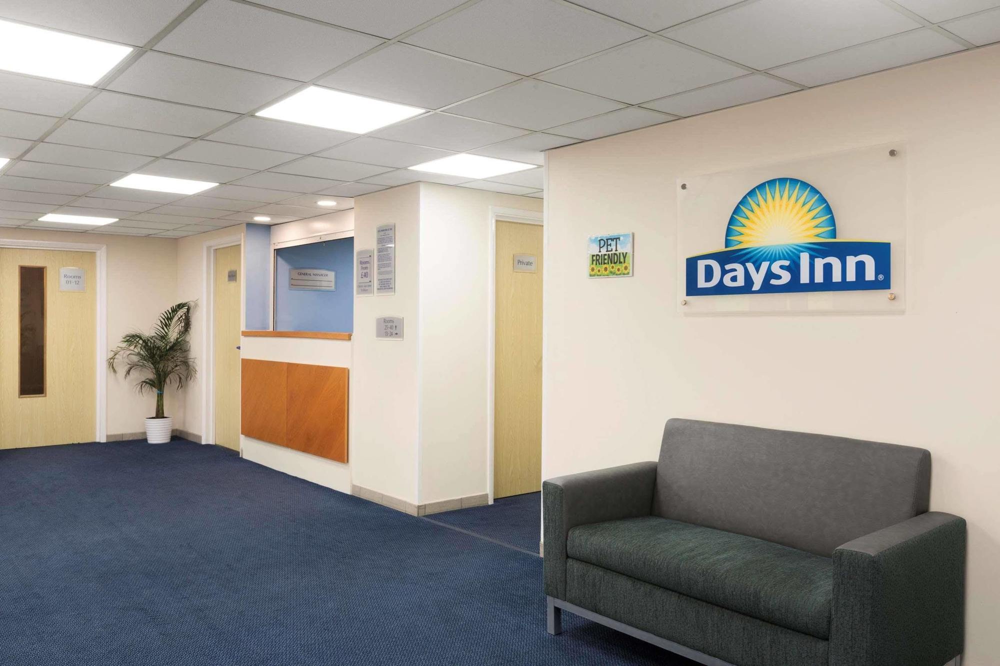 Days Inn Winchester Eksteriør bilde